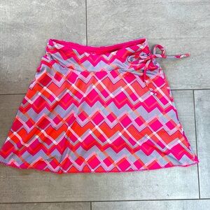 Girls fun skort for sport or casual wear! Cute pattern in bright colors 🌴